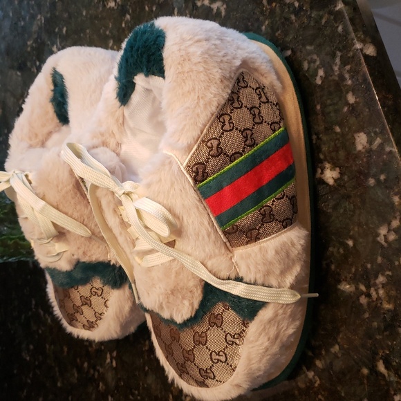 Slippers - Picture 3 of 5